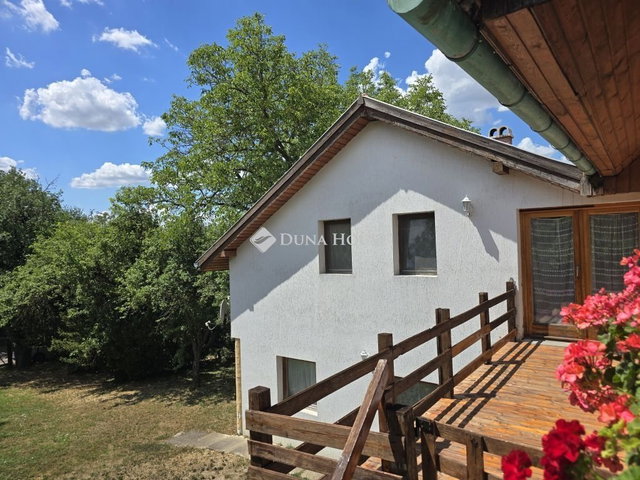 Eladó téglalakás, Lovasberényben 136 M Ft, 11 szobás