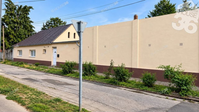 Eladó családi ház, Tolnán 32.5 M Ft, 3 szobás