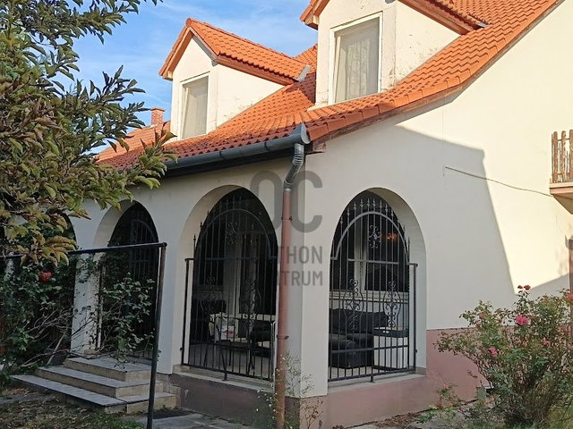Eladó családi ház, Kalocsán 59.9 M Ft, 5 szobás