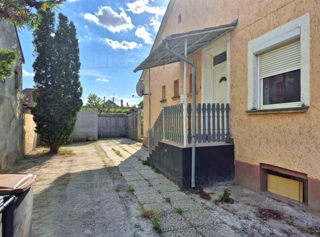 Eladó családi ház, Győrött 64 M Ft, 3 szobás