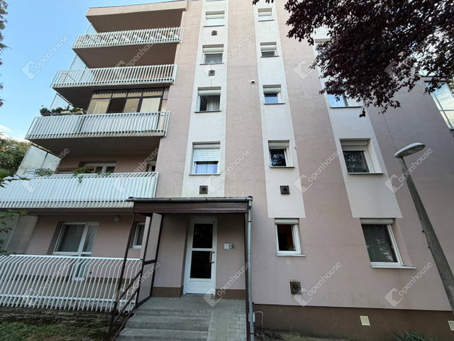 Eladó téglalakás, Zalaegerszegen 39.9 M Ft, 3 szobás