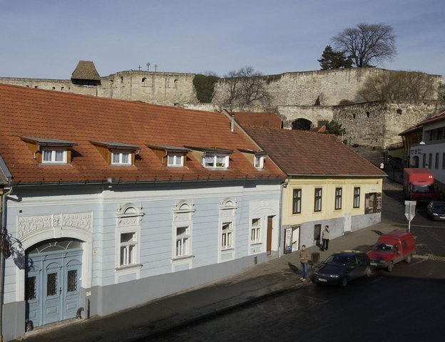 Eladó hotel, Egerben 400 M Ft, 8 szobás / költözzbe.hu
