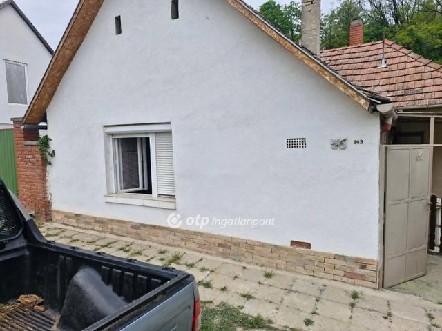 Eladó családi ház, Szekszárdon 29.9 M Ft, 2+1 szobás