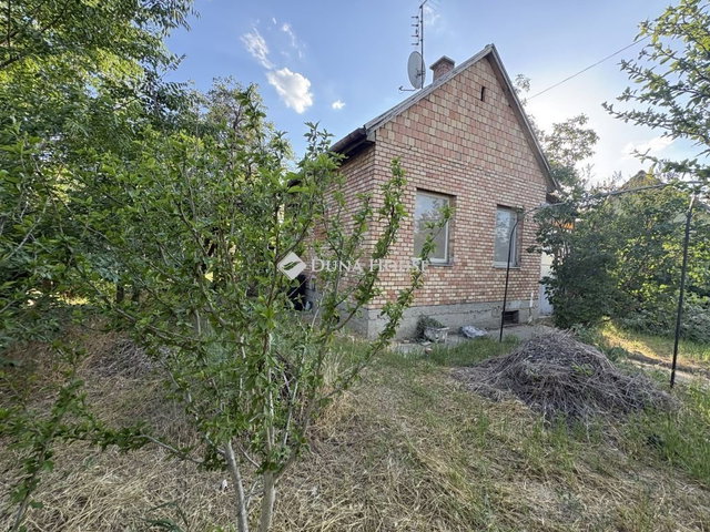 Eladó családi ház, Kecskeméten 27.9 M Ft, 2 szobás