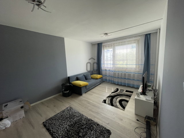Eladó panellakás, Dunaújvárosban 24.5 M Ft, 1 szobás