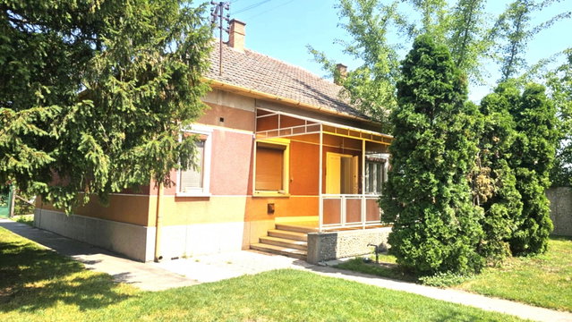Eladó családi ház, Szatymazon 69 M Ft, 3 szobás