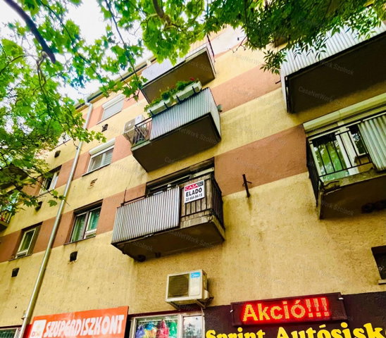 Eladó téglalakás, Szolnokon 31.5 M Ft, 2 szobás