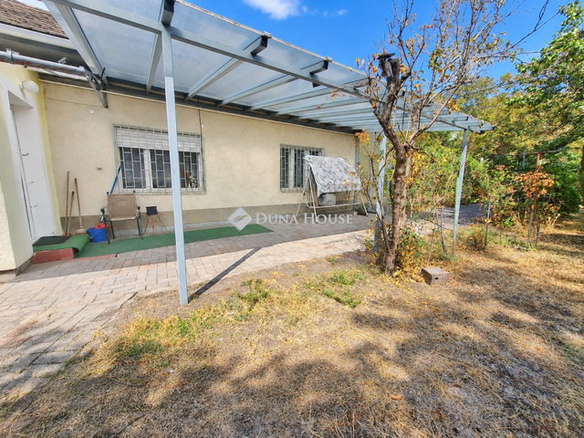 Eladó családi ház, Budapesten, XVIII. kerületben 75.5 M Ft