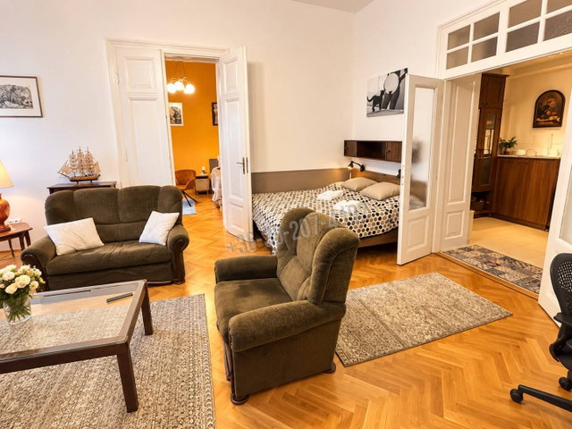 Kiadó téglalakás, albérlet, Szegeden 290 E Ft / hó, 3 szobás