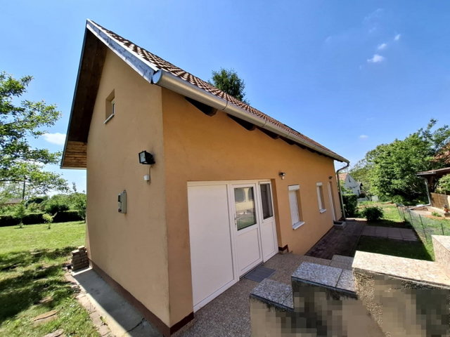 Eladó családi ház, Göllén 29.9 M Ft, 2 szobás