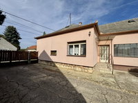 Eladó családi ház, Siklóson, Szabadság utcában 61.5 M Ft
