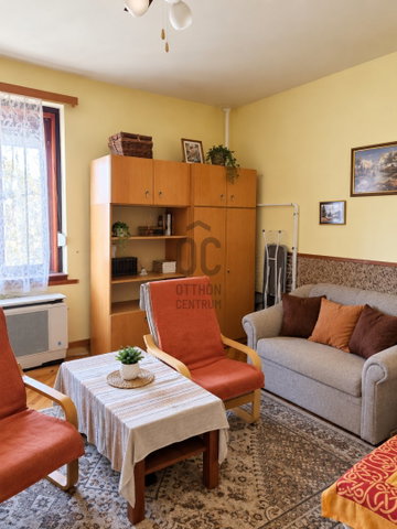 Eladó téglalakás, Pécsett 19.3 M Ft, 1 szobás