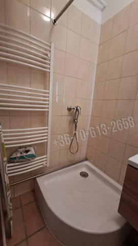 Eladó családi ház, Esztergomban, Gárdonyi Géza utcában 98 M Ft