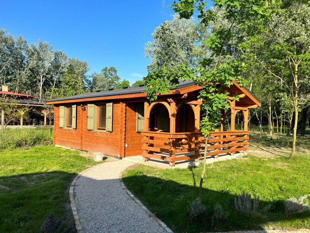 Eladó nyaraló, Kunfehértón 35.9 M Ft, 1 szobás