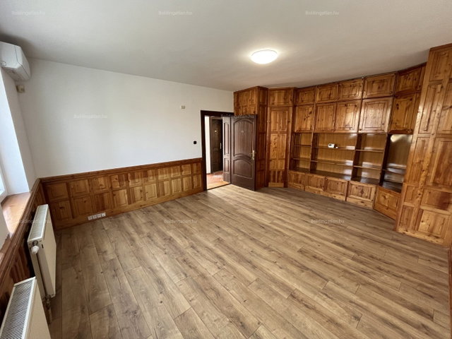 Kiadó iroda, Kaposváron, Cseri úton 300 E Ft / hó