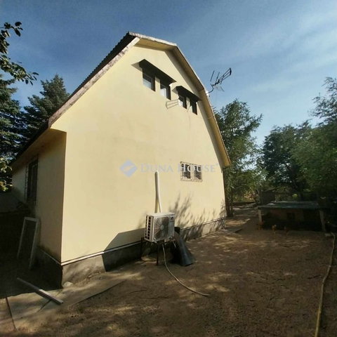 Eladó nyaraló, Tápiószentmártonon 17 M Ft, 3 szobás