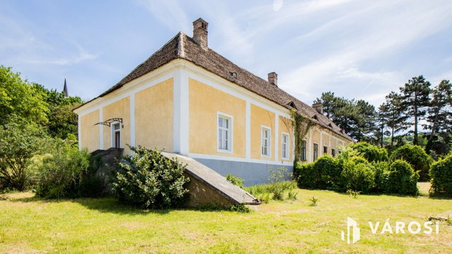 Eladó családi ház, Csabrendeken 98 M Ft, 9 szobás