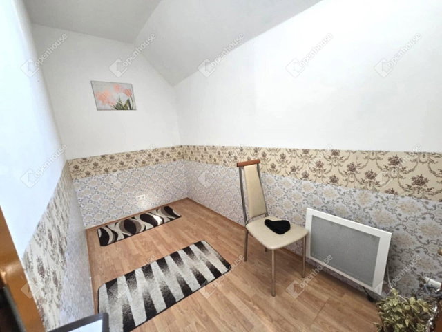 Eladó téglalakás, Komáromban 55 M Ft, 2 szobás