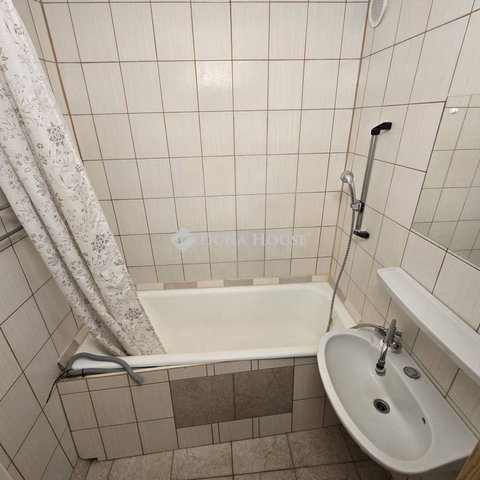 Kiadó panellakás, albérlet, Kecskeméten 150 E Ft / hó, 2 szobás