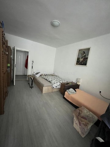 Eladó téglalakás, Pétfürdőn 35.5 M Ft, 2 szobás