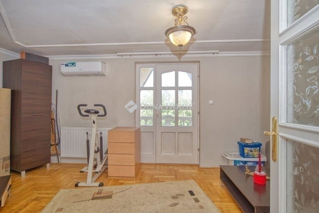 Eladó családi ház, Üllőn 129.9 M Ft, 9 szobás