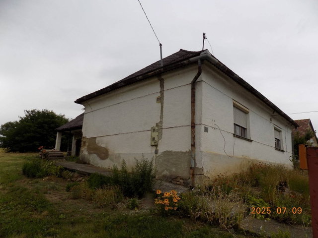 Eladó családi ház, Kocsolán 2.2 M Ft, 2 szobás
