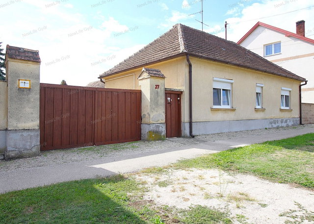 Eladó családi ház, Fertődön 59.5 M Ft, 3 szobás