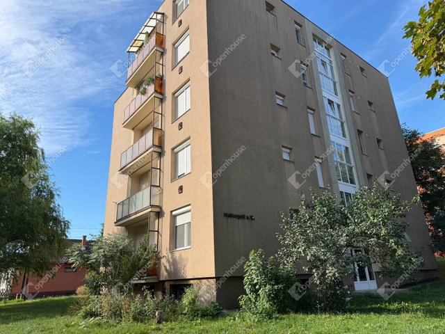 Eladó téglalakás, Zalaegerszegen 34.9 M Ft, 2 szobás
