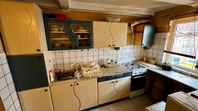 Eladó családi ház, Egerben 21.9 M Ft, 3 szobás