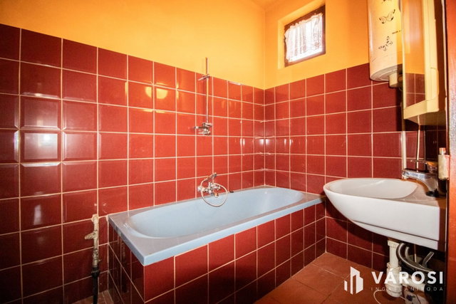 Eladó családi ház, Vésztőn 6.5 M Ft, 3 szobás