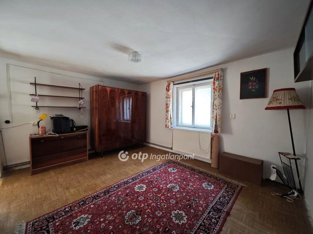 Eladó családi ház, Budapesten, III. kerületben 36.5 M Ft