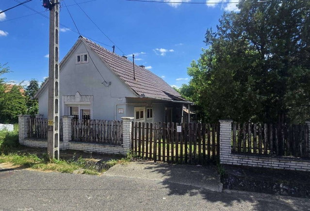 Eladó családi ház, Bonyhádon, Alkotmány utcában 10.15 M Ft