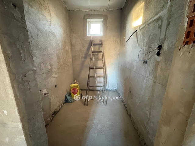 Eladó családi ház, Karcagon 35 M Ft, 2 szobás