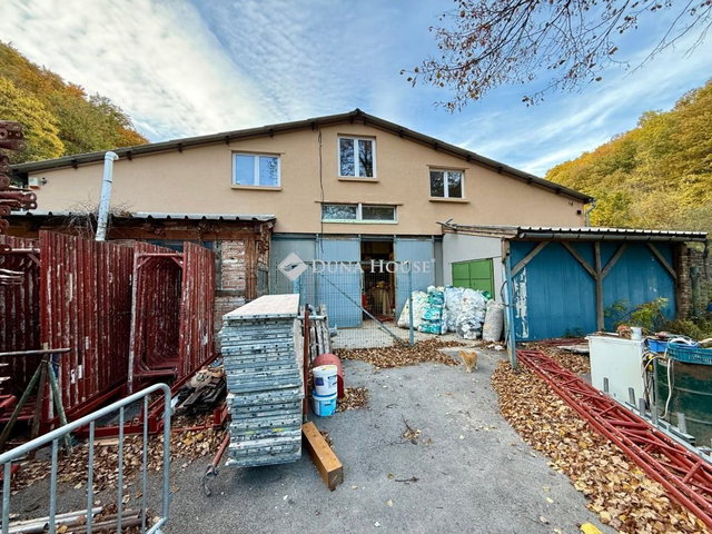 Eladó ipari ingatlan, Ajkán 170 M Ft / költözzbe.hu