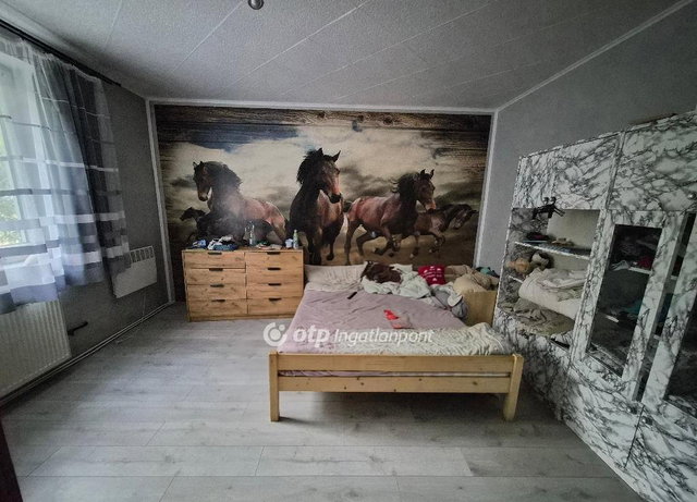 Eladó családi ház, Ráckeresztúron 155 M Ft, 7 szobás