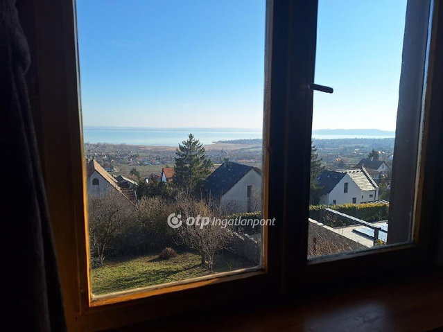 Eladó nyaraló, Csopakon 249 M Ft, 3 szobás / költözzbe.hu