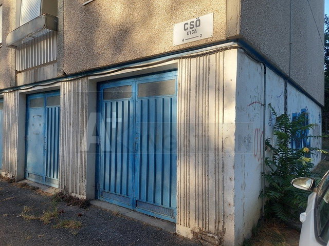 Eladó garázs, Szegeden 16.5 M Ft / költözzbe.hu