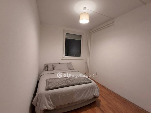 Eladó panellakás, Budapesten, XXI. kerületben 43.68 M Ft