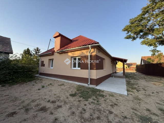 Eladó családi ház, Lajosmizsén 63.9 M Ft, 4 szobás
