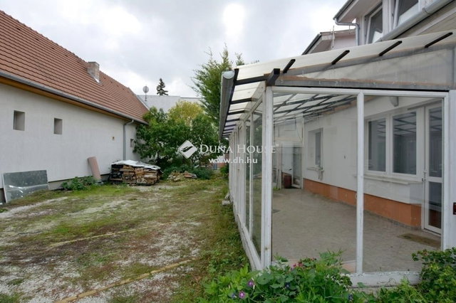 Eladó családi ház, Kecskeméten 135 M Ft, 5 szobás