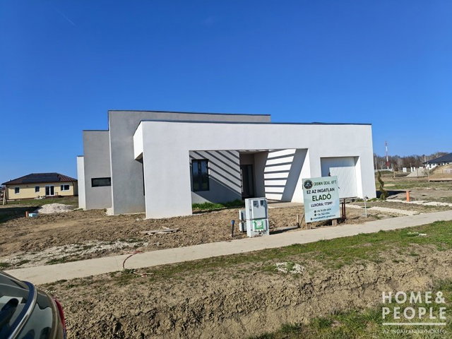 Eladó családi ház, Deszken 136.999 M Ft, 4 szobás