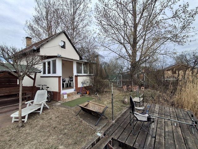 Eladó családi ház, Cegléden 19.9 M Ft, 2 szobás
