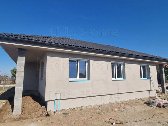 Eladó családi ház, Ságváron 89.9 M Ft, 4 szobás