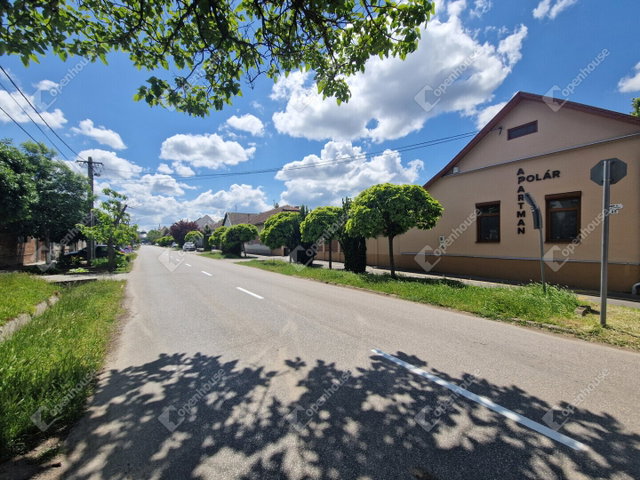 Eladó családi ház, Makón 148 M Ft, 6 szobás