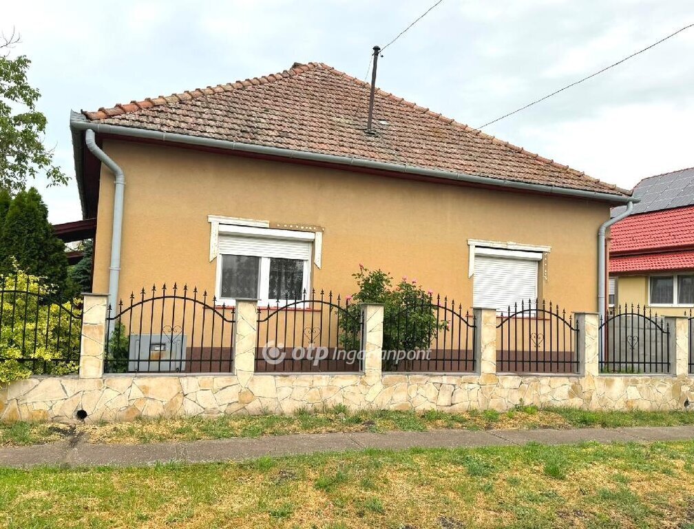 3 bed · 136m² · 32.800.000 ft