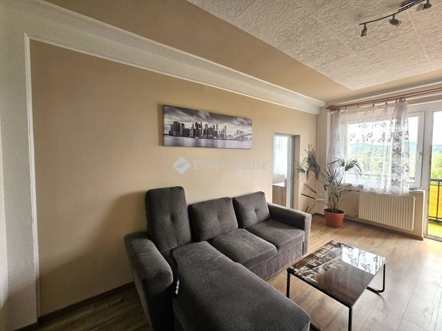 Eladó panellakás, Nyergesújfaluban 43 M Ft, 2 szobás