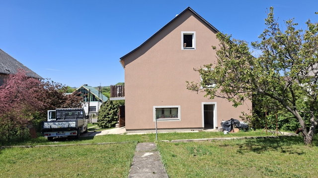 Eladó családi ház, Veszprémfajszon 125 M Ft, 4 szobás