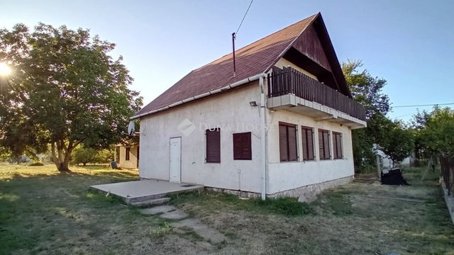 Eladó családi ház, Ádándon 47.5 M Ft, 4 szobás