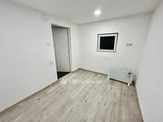 Eladó családi ház, Újszászon 24 M Ft, 2+1 szobás
