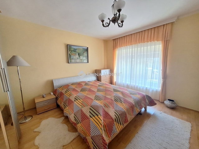 Eladó családi ház, Pécsett 125 M Ft, 3 szobás